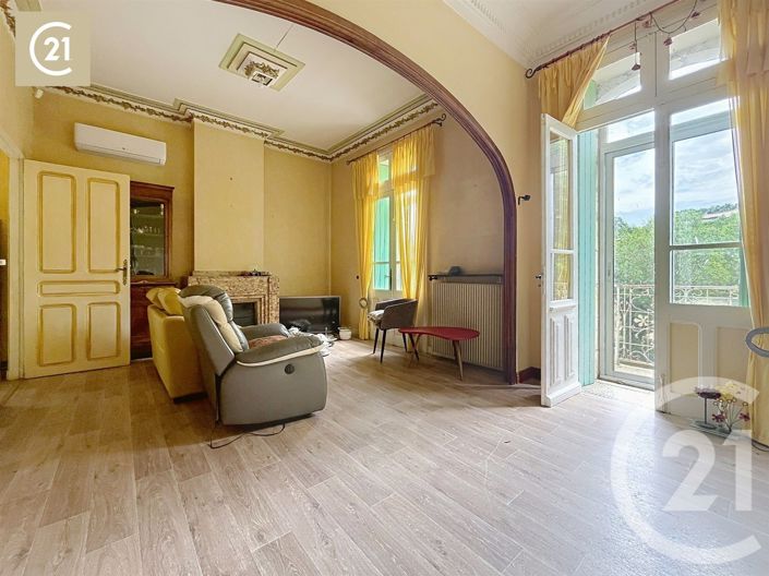 Image No.6-6 Bed House for sale