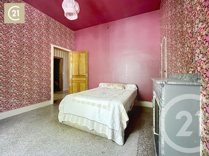 Image No.9-6 Bed House for sale