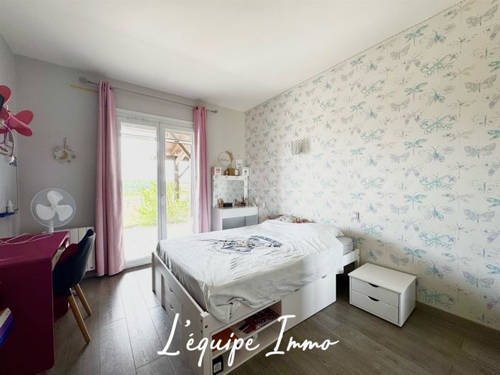 Image No.8-4 Bed House for sale