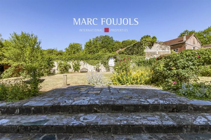 Image No.18-5 Bed House for sale