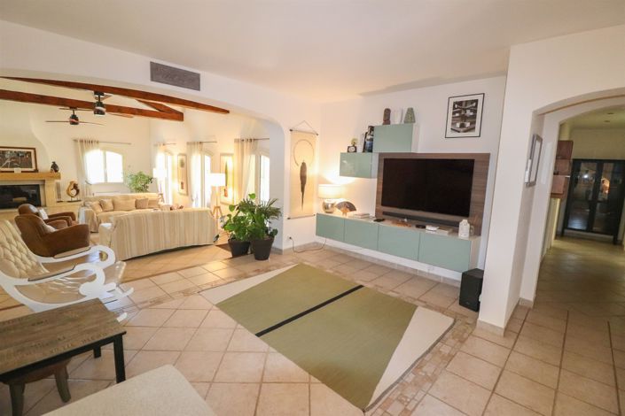Image No.19-4 Bed House for sale