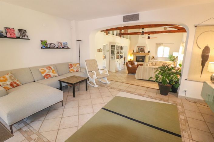 Image No.21-4 Bed House for sale