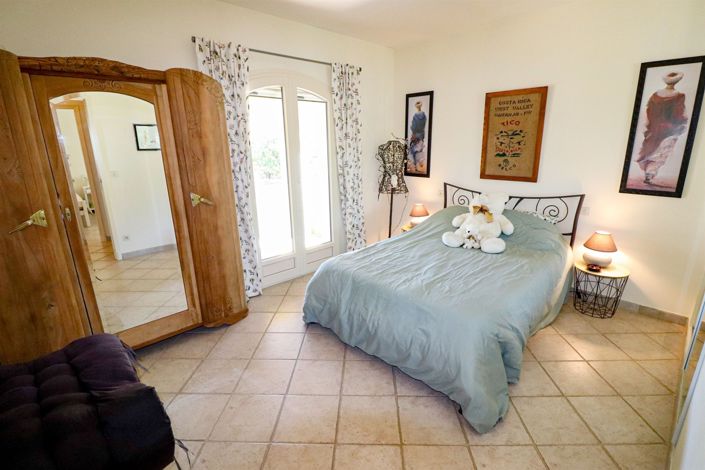 Image No.26-4 Bed House for sale