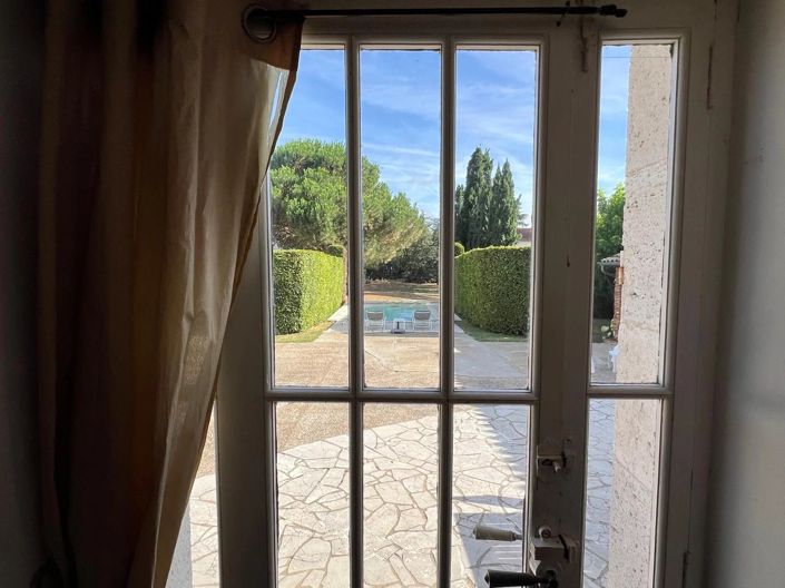 Image No.18-4 Bed House for sale