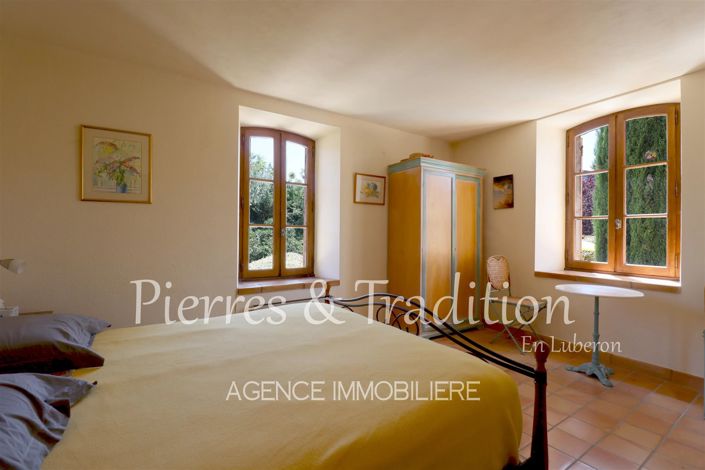 Image No.8-3 Bed House for sale
