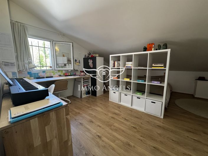 Image No.11-5 Bed House for sale