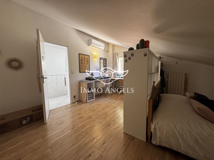 Image No.12-5 Bed House for sale