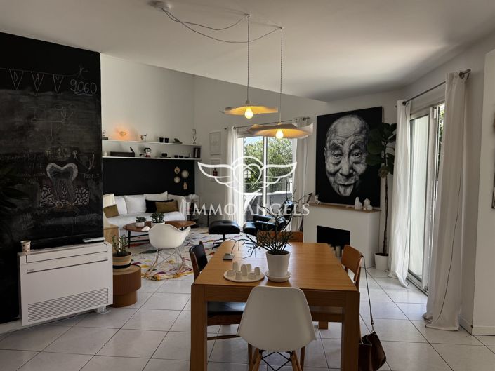 Image No.6-5 Bed House for sale