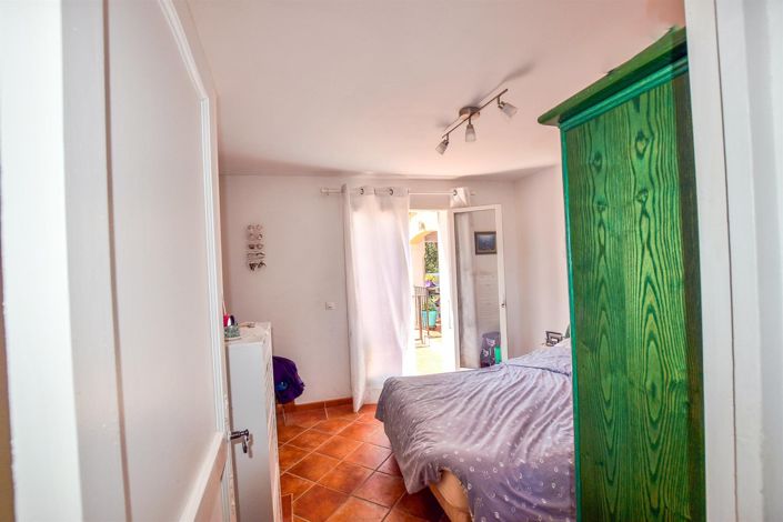 Image No.12-4 Bed House for sale