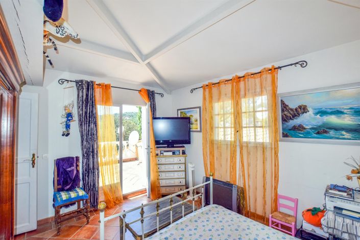 Image No.8-4 Bed House for sale