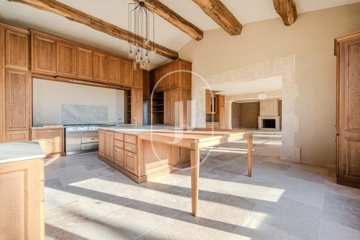 Image No.7-7 Bed House for sale