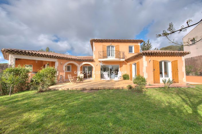 Image No.15-3 Bed House for sale