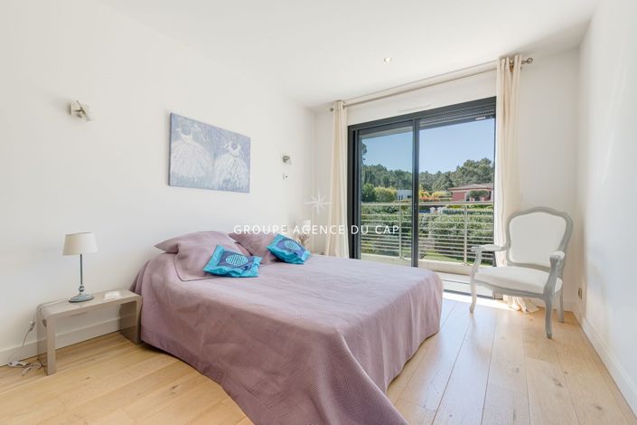 Image No.13-4 Bed House for sale