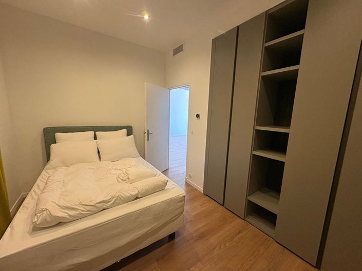Image No.7-9 Bed House for sale