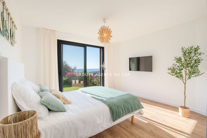 Image No.15-5 Bed House for sale