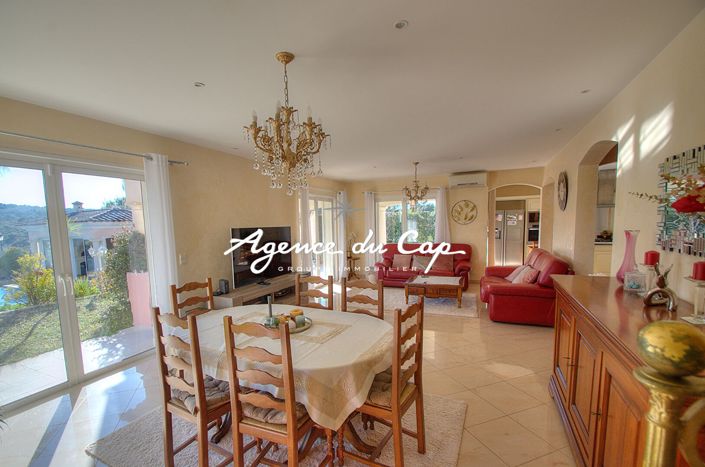 Image No.4-4 Bed House for sale