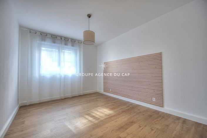 Image No.8-3 Bed Apartment for sale