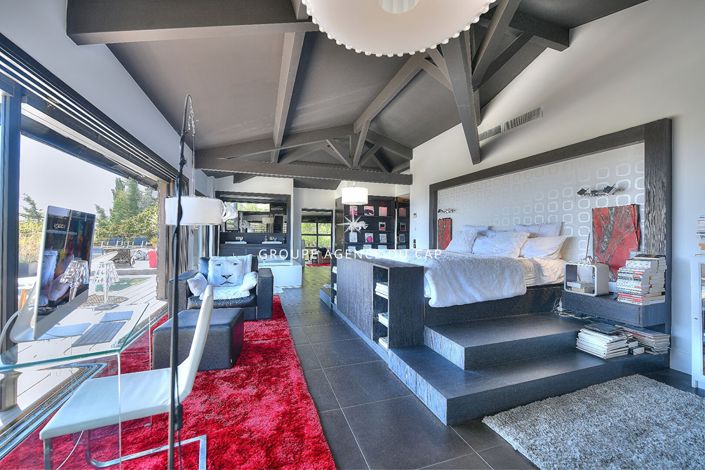 Image No.16-6 Bed House for sale
