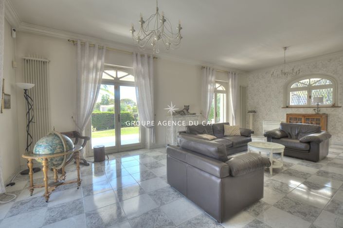 Image No.10-4 Bed House for sale