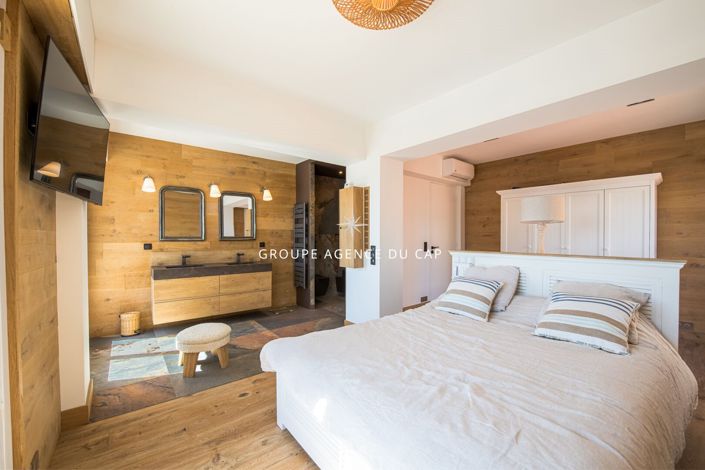 Image No.10-3 Bed Apartment for sale