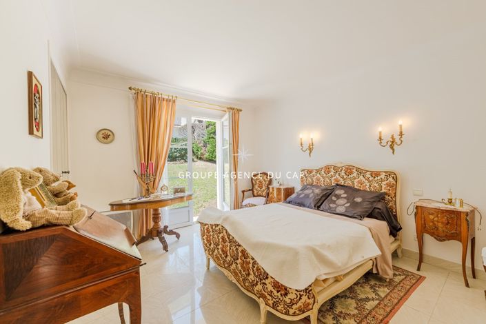 Image No.10-4 Bed House for sale