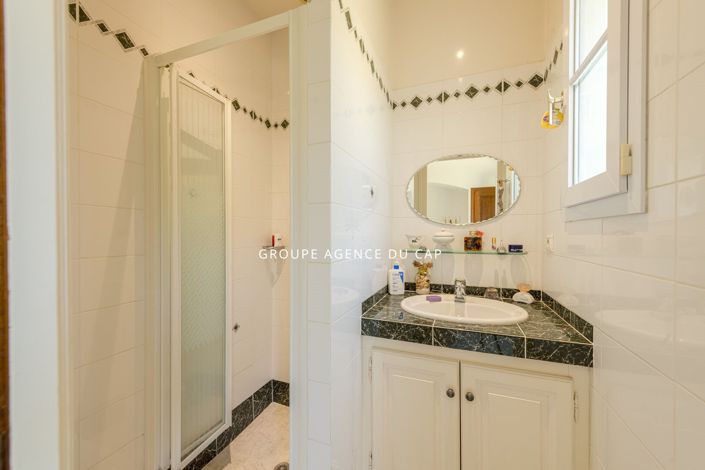 Image No.15-4 Bed House for sale