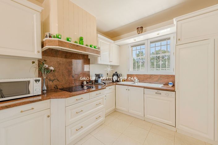 Image No.5-4 Bed House for sale