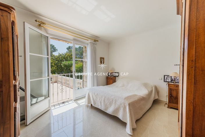 Image No.9-4 Bed House for sale
