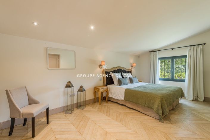 Image No.14-6 Bed House for sale