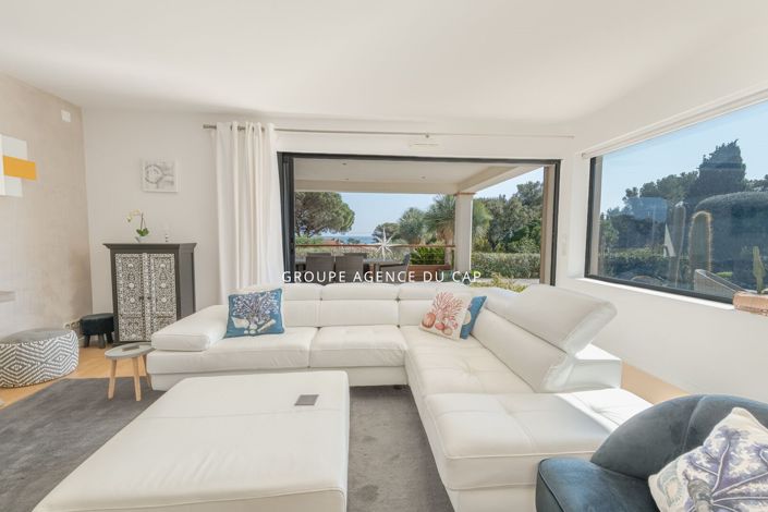 Image No.8-4 Bed House for sale