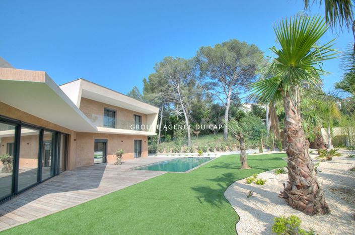 Image No.17-5 Bed House for sale