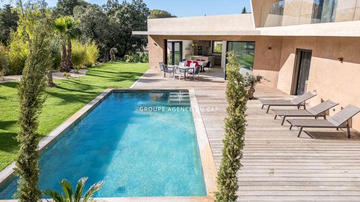 Image No.2-5 Bed House for sale