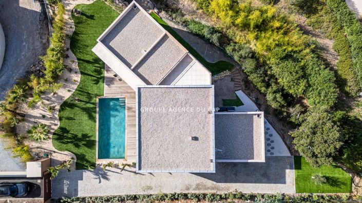 Image No.8-5 Bed House for sale