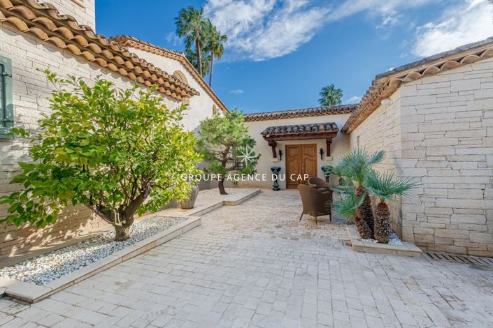Image No.2-5 Bed House for sale