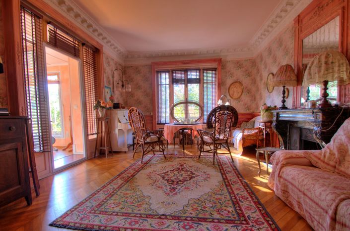 Image No.5-10 Bed House for sale