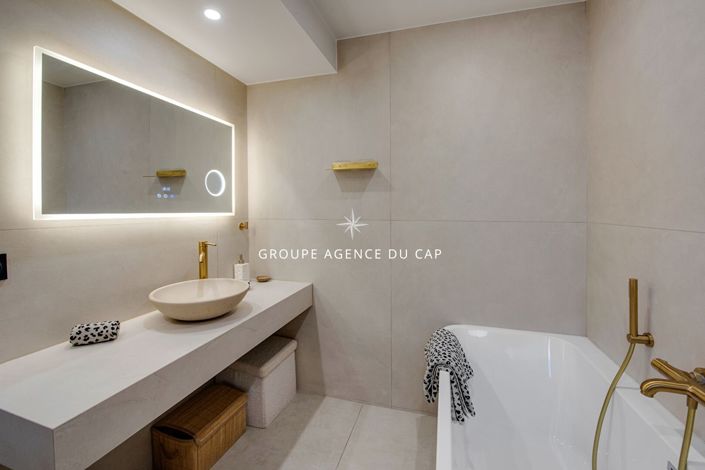 Image No.8-3 Bed Apartment for sale