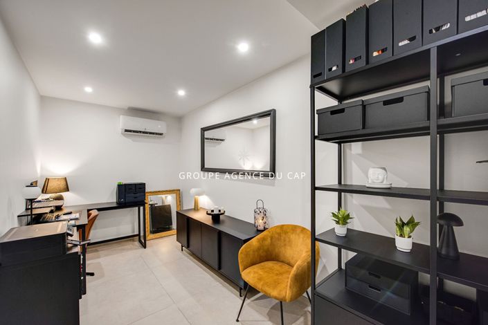 Image No.9-3 Bed Apartment for sale