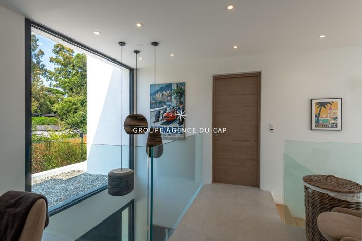 Image No.12-4 Bed House for sale