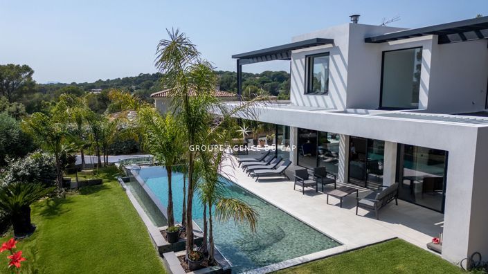 Image No.2-4 Bed House for sale