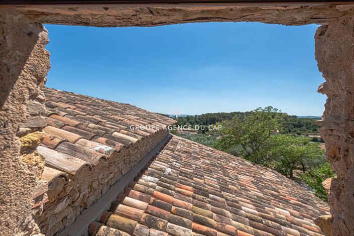 Image No.18-6 Bed House for sale