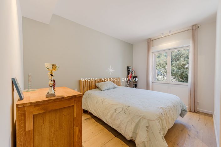 Image No.13-4 Bed House for sale