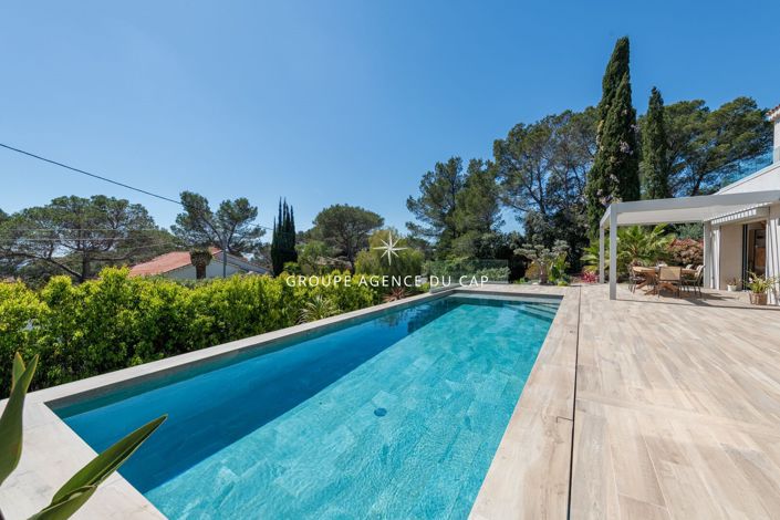 Image No.17-4 Bed House for sale