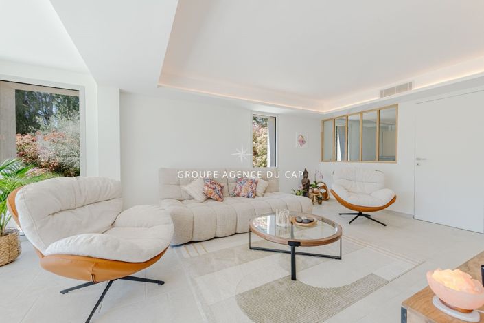 Image No.6-4 Bed House for sale