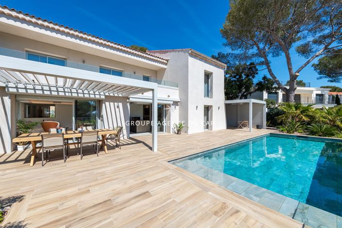 Image No.8-4 Bed House for sale