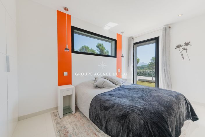 Image No.15-3 Bed House for sale