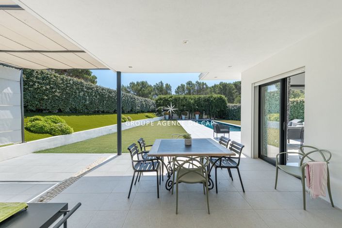Image No.3-3 Bed House for sale