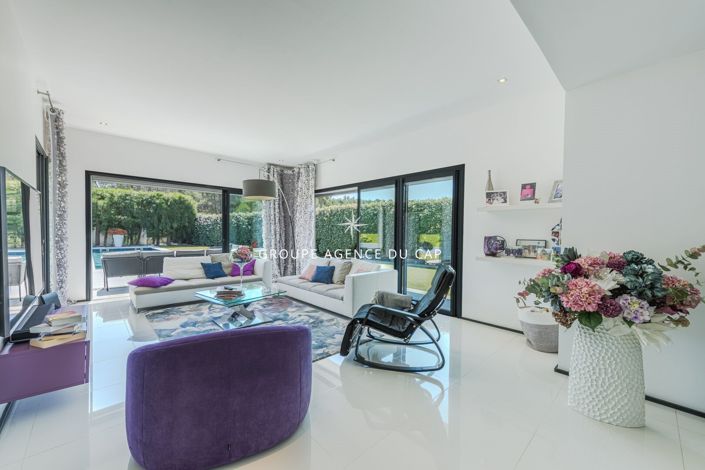 Image No.4-3 Bed House for sale