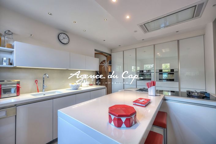 Image No.13-4 Bed House for sale