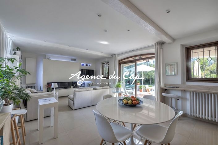 Image No.5-4 Bed House for sale