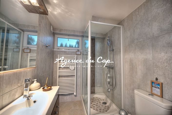 Image No.9-4 Bed House for sale